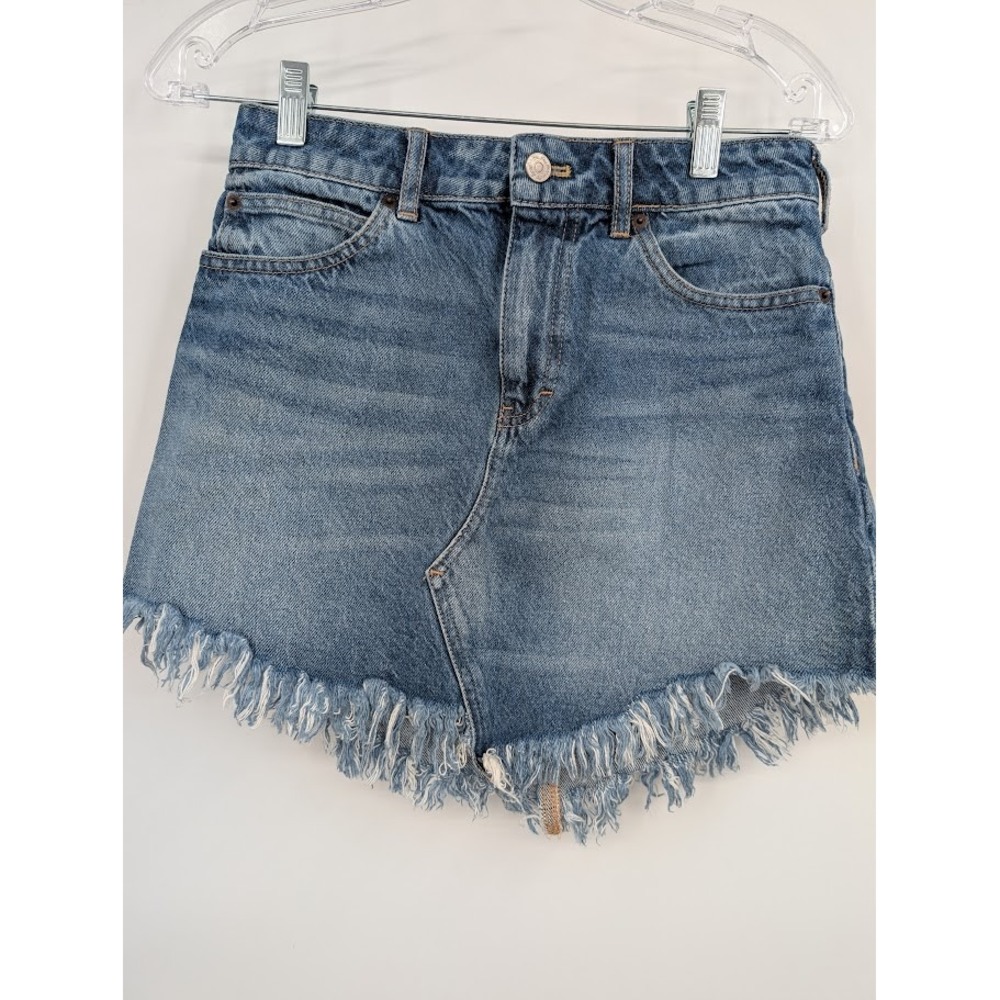 Free‎ People We the Free Bailey Denim Mini Skirt Raw Frayed hem blue sz 25